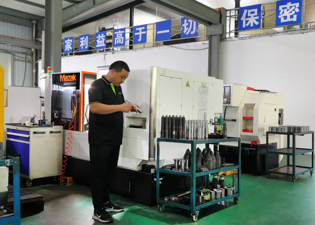 Huadian – Your Trusted Partner for High-Quality PET Perform Molds and Inject Molds 7 209a3578 wh 1400x1000px 2024 08 18 21 56 35 321773