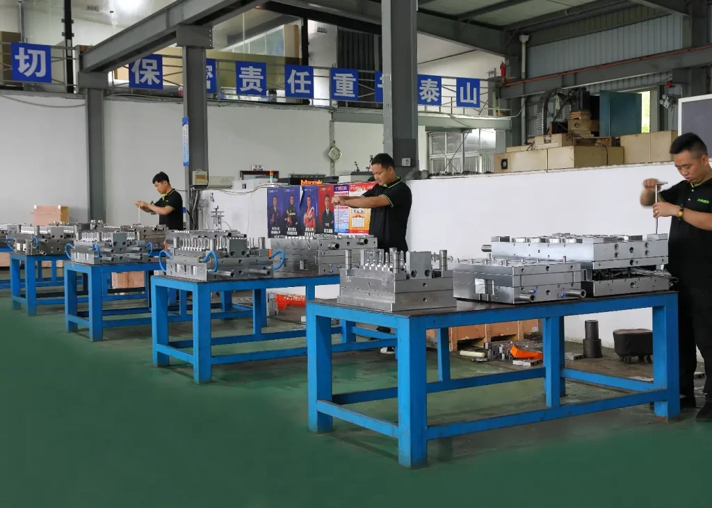 Huadian – Your Trusted Partner for High-Quality PET Perform Molds and Inject Molds 17 209a3596 wh 1400x1000px 2024 08 18 21 56 44 312279